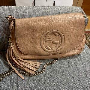 Authentic Gucci Pebbled Soho Flap Crossbody Bag - Light Gold Hardware